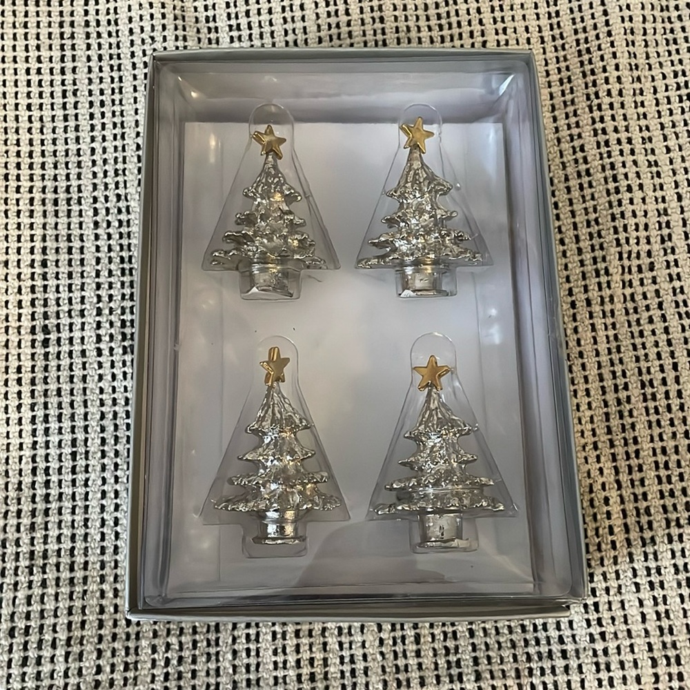 Crate and barrel Christmas place card holders set of 4